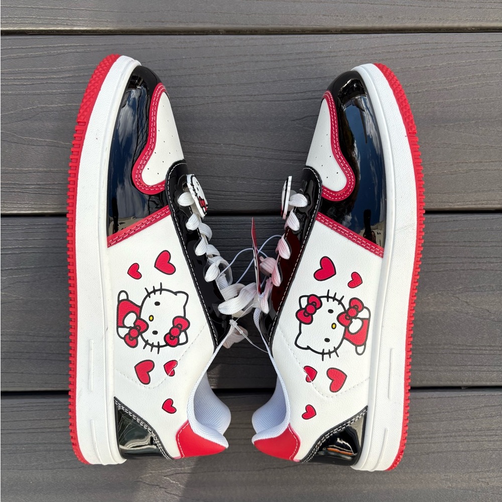 Sanrio Hello Kitty Valentines Hearts White/Black/Red Court Sneakers Shoes 7, 8